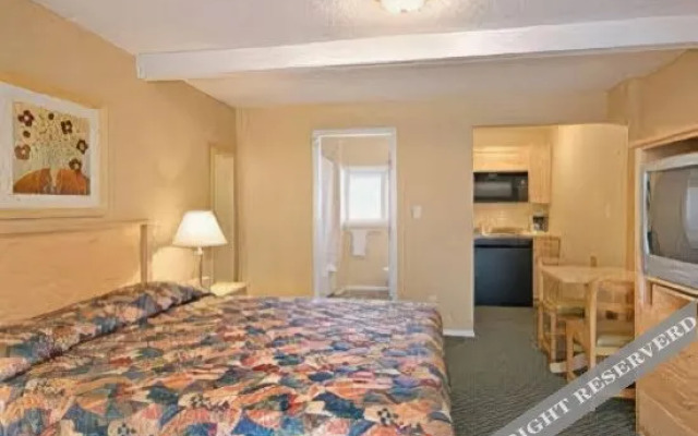 Super 8 Motel - Penticton