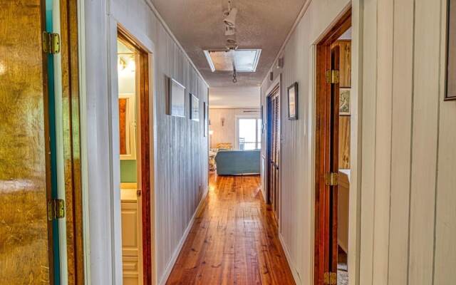 Oceanside - 4 Br Home