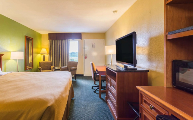 Econo Lodge White Pine Morristown I-81 & I-40 Split