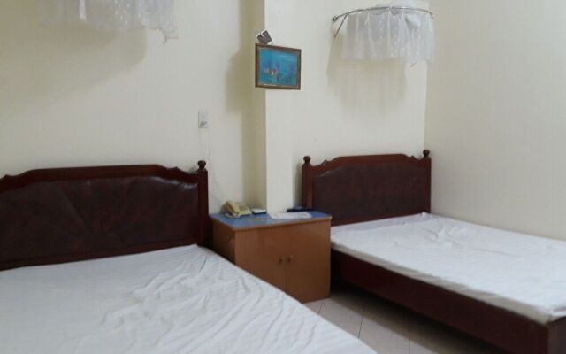 OYO 827 Bach Duong Hotel