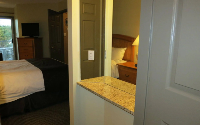 Pacific Shores Resort & Spa