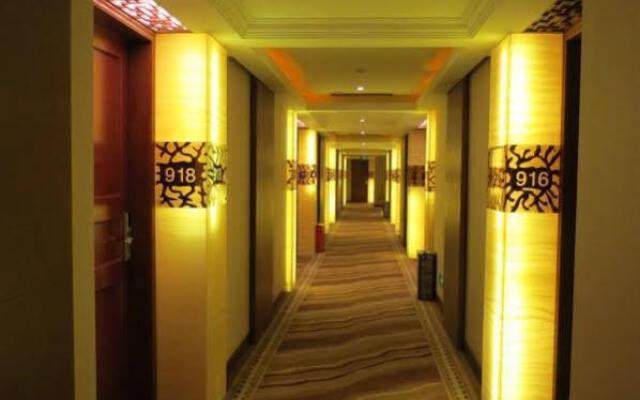 Fenghua Flourishing Hotel