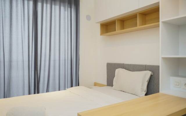 Cozy Studio Room At Sky House Bsd Apartment