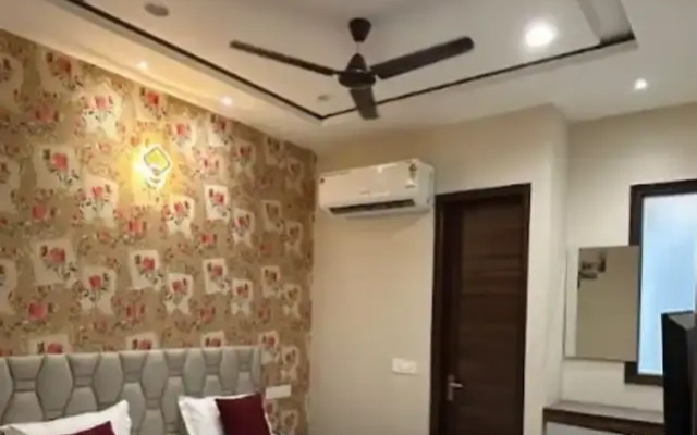 Goroomgo 11 Inn Ludhiana