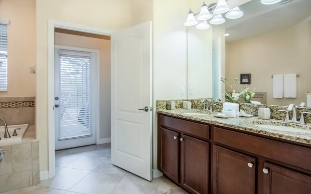 Home next to Disney CG1406