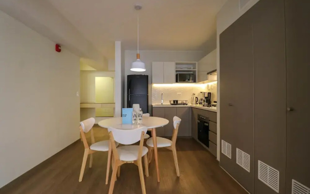 w Illustrious 1BR w Balcony in Miraflores