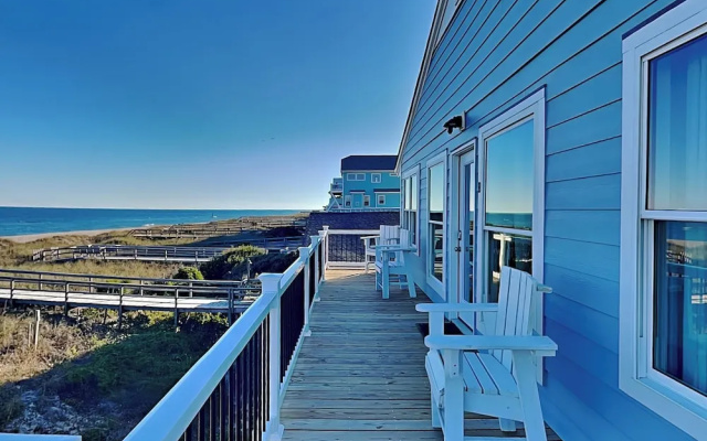 Seaside Serenity by Carolina Retreats