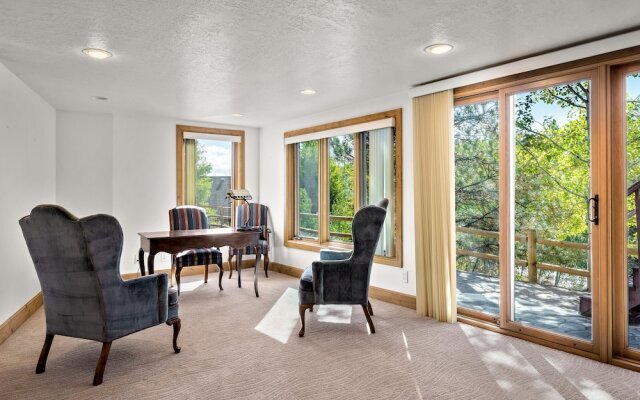 Golden Park City Getaway