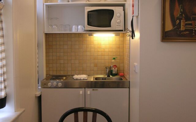 Three Sisters Studio Apartments