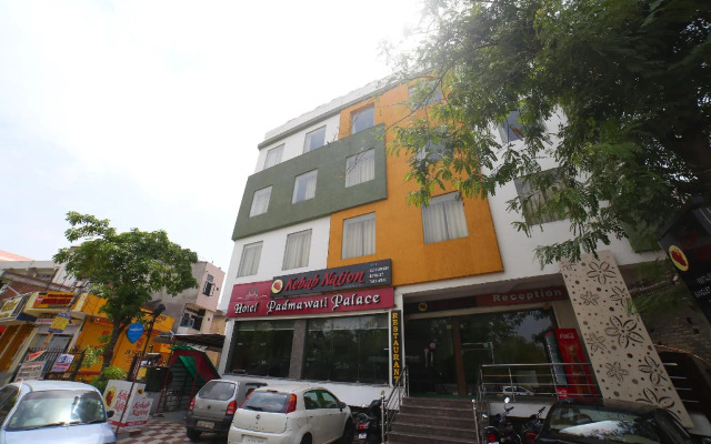 OYO 24808 Padmawati Palace