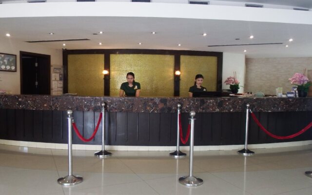 Tanza Oasis Hotel and Resort