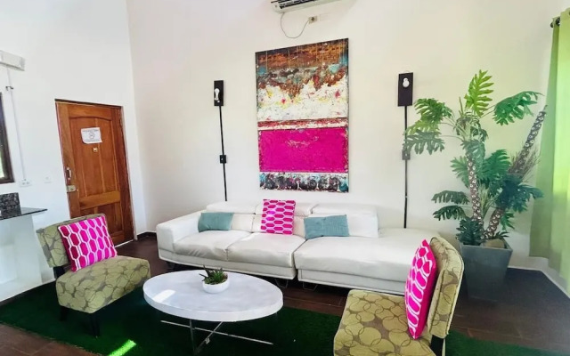 Country Hills Las Lajas