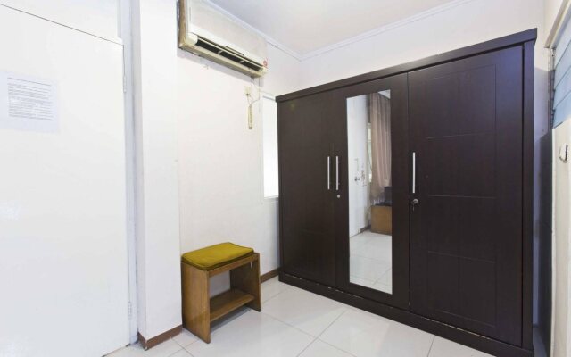 RedDoorz near Gondangdia Station