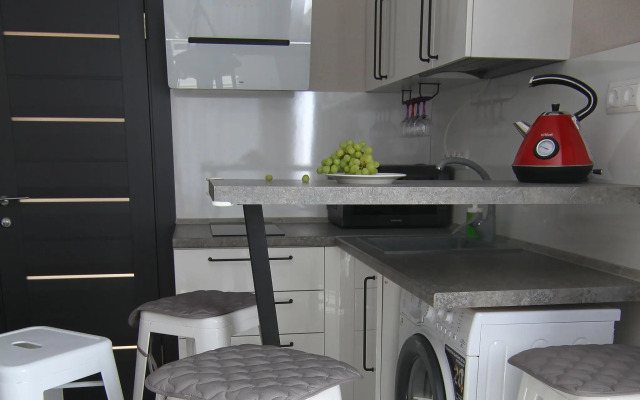 Apartments on Shchirova 34