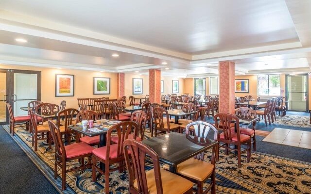 Quality Inn & Suites - Boston/Lexington