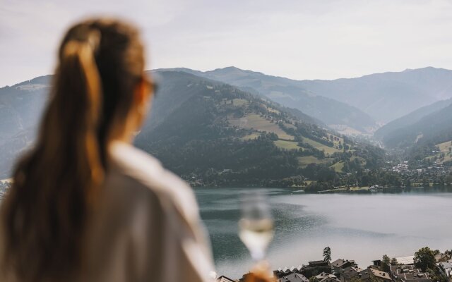 Nikolaus by AvenidA Zell am See