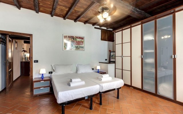 Pinti 46 in Firenze With 1 Bedrooms and 1 Bathrooms