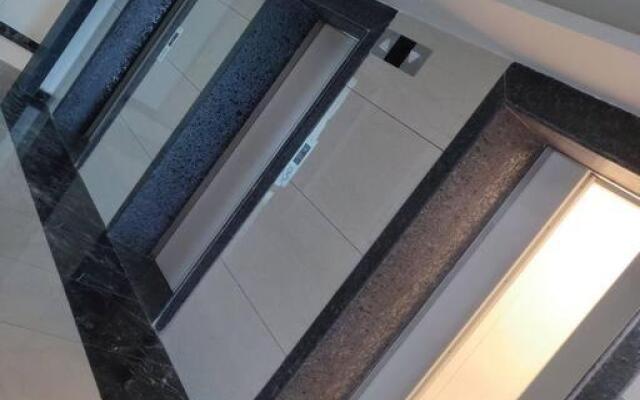 Lovely Studio apartment 1-bedroom with small kitchen and pool