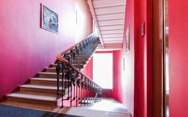 SuperHostel on Mayakovskogo 27