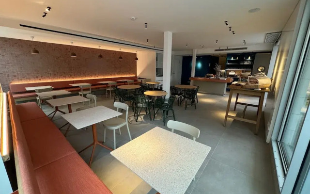 Alenti Sitges Hotel
