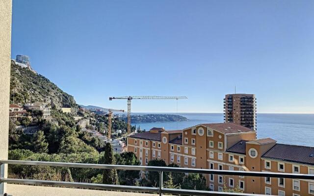 2br apartment with parking near Monaco