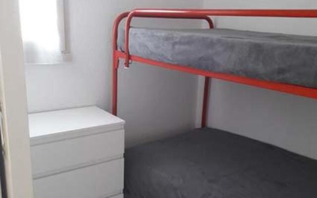 Studio cabine climatisé avec parking au Couchant