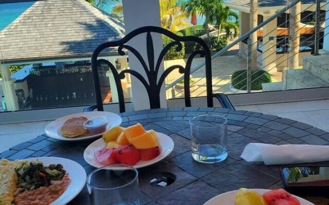 Luxury 1-bed Apartment in Montego Bay