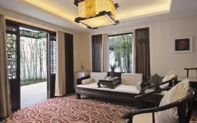 Yayuan Garden Holiday Hotel