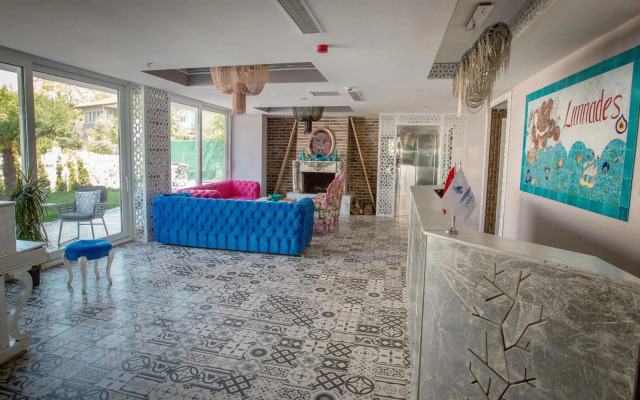 Limnades Hotel