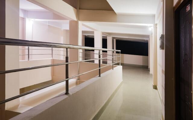 OYO 44691 Hotel East