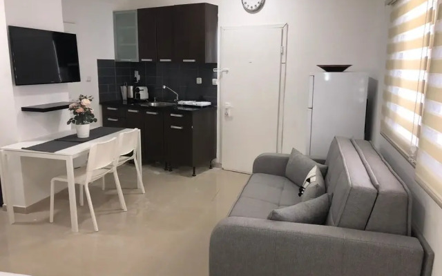 New Cozy Suite W Garden 300M From Beach