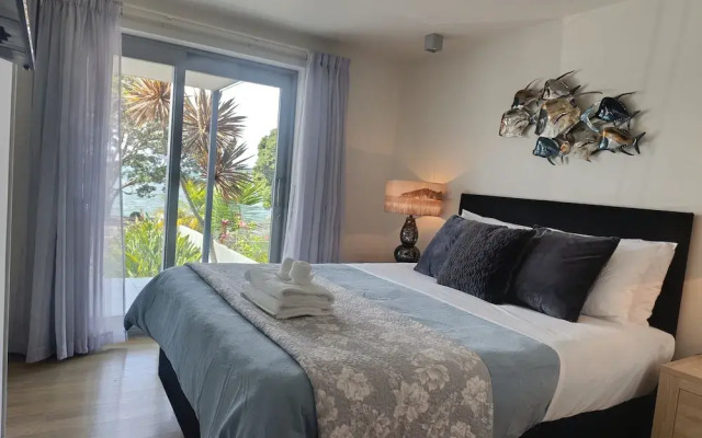 Paihia Beach Front 2 bedroom Apartment