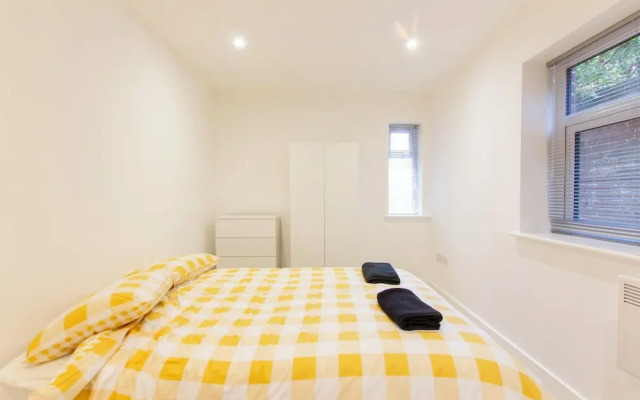 Bridge Road - Room 1a