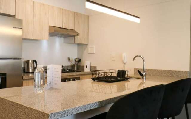 w Perfect 3BR With Balcony in Miraflores