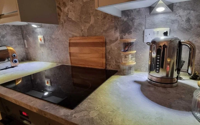 Stylish 1-Bed Apart Wakefield