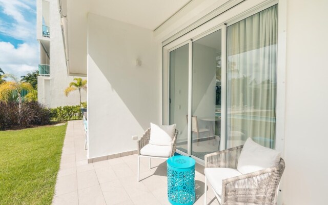 Playa Bonita Amazing Condo at Lake View
