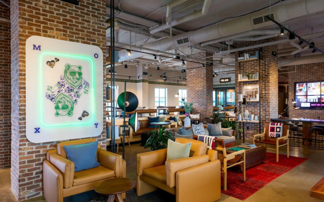 Moxy Charleston Downtown