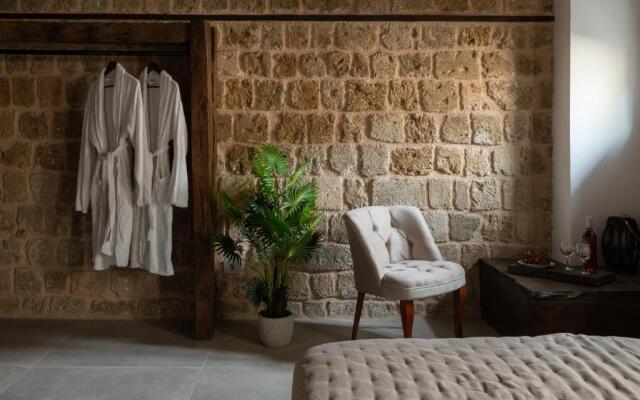 Ancient Knights Luxury Suites