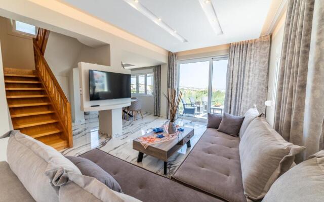 Thomas Villa Hersonissos - Private Pool - Sleeps 6