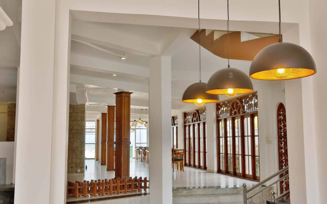 C Negombo