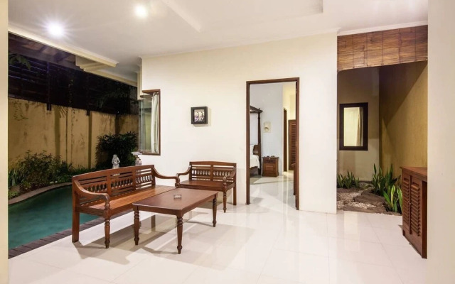 9-BR Private Pool Villa Walk to Seminyak Beach