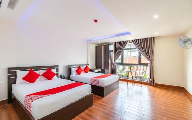 Three Girl Hotel  Apartment by OYO Rooms