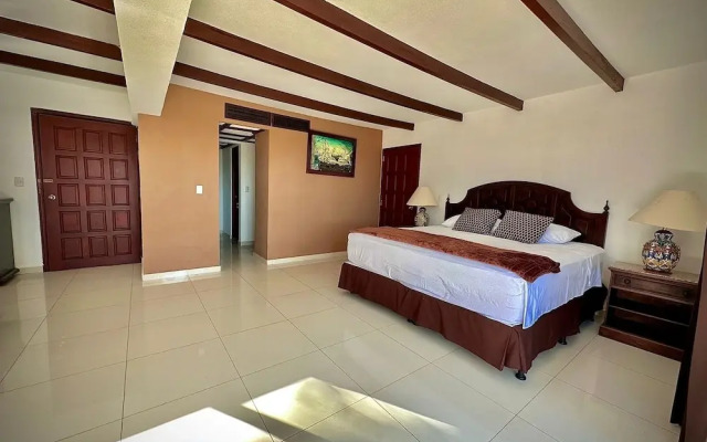 Hotel Tesoro Beach