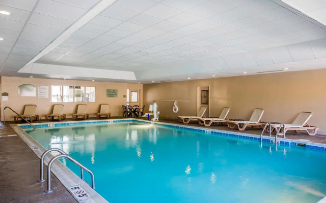 Comfort Suites Nashville near Percy Priest Lake