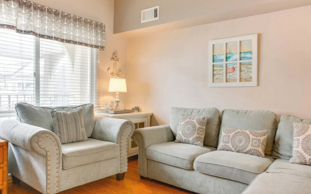 Quaint Wildwood Condo ~ Walk to Beach!