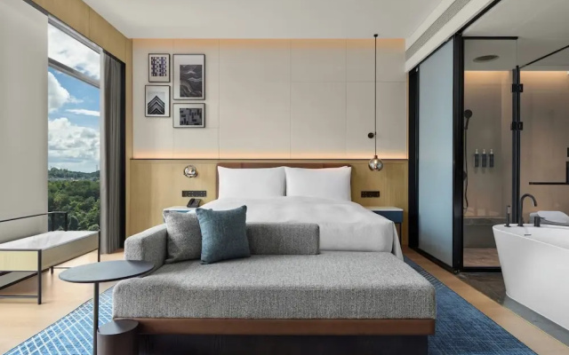 Four Points by Sheraton Guiyang Shilihetan