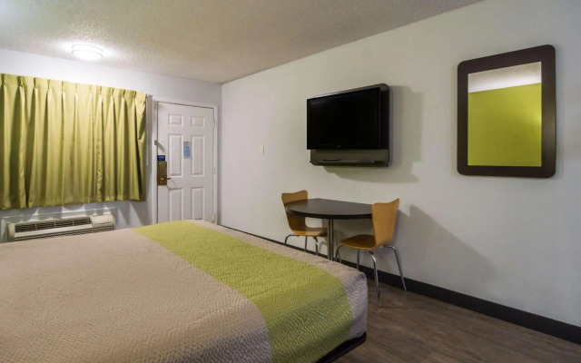 Motel 6 Irving, TX - Loop 12