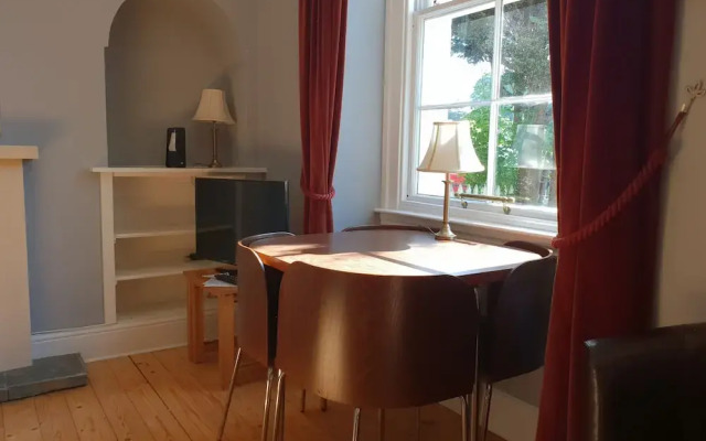 1 Bed Colony Apartment Stockbridge