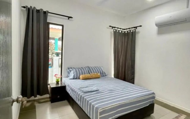 Inderaloka Villa 23A Free Parking – Guest Rooms – Pelabuhan Klang