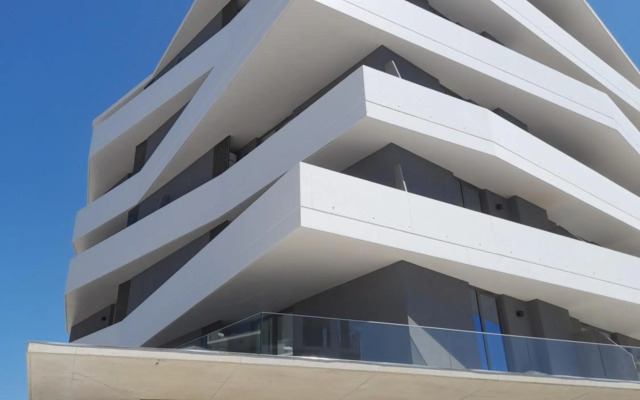 White Design Apartment